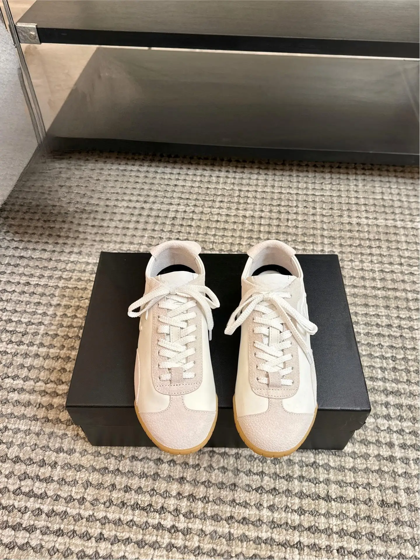 

2026 New White Women's Casual Sneakers Flat Lace-up Retro German Training Shoes Fashion Comfortable Sports Shoes