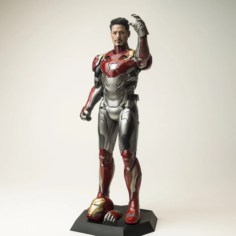 32cm Marvel Comics Collection Figurka Iron Man Kapitan Ameryka Anime Kolekcja akcji Ozdoba na biurko Dekoracja Zabawki dla dzieci