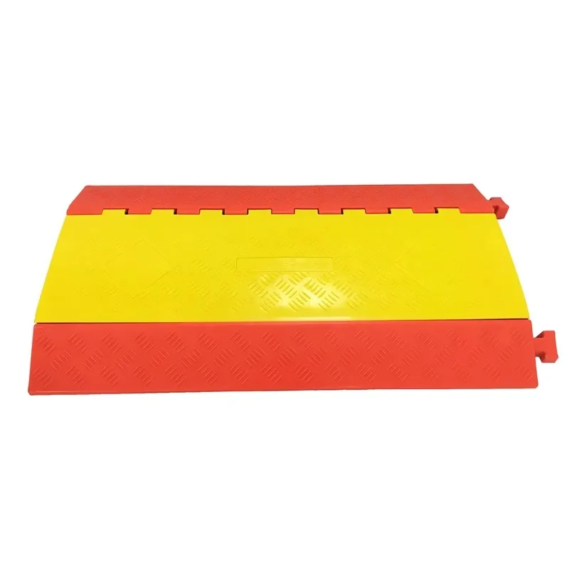 Easy-to-install curb ramps Reflective portable driveway Non-slip rubber curb ramps