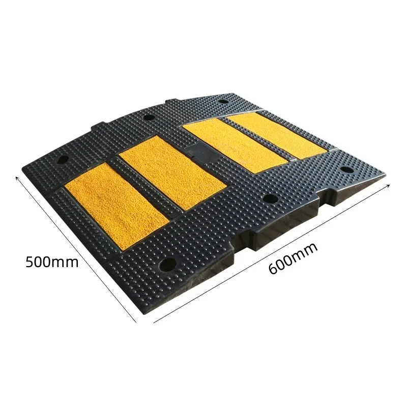 Rubber speed bumps Wholesale Road safety deceleration Various sizes Anti-skid safety facilities Rubber speed bumps