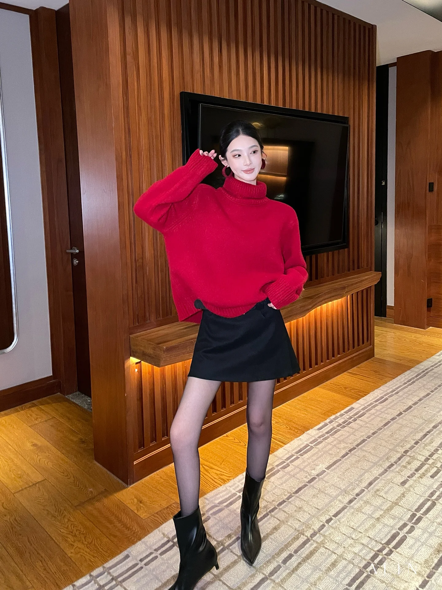 

Red 00 Wool High Collar Loose Knitted Sweater Women's Winter Faion ALIN Berry Fce Detailing Inner Wear Medium Length