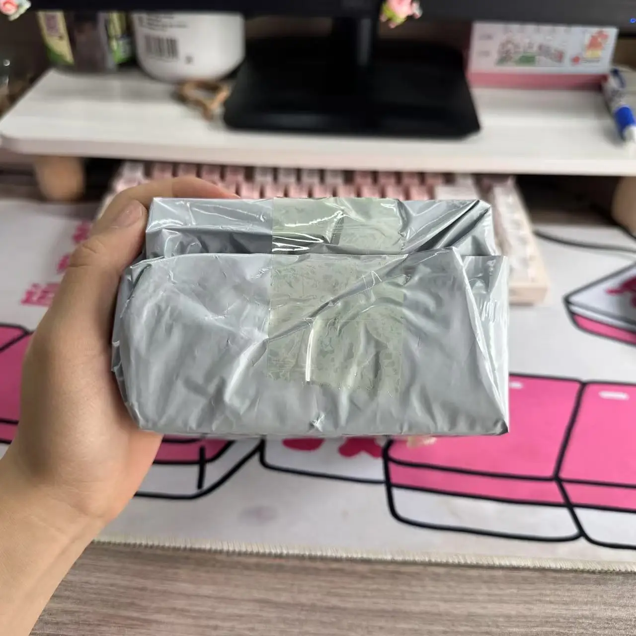 

Motorcycle Tank Fuel Cap Protection Sticker for Benelli 300/ 600i/ 899/ 900/ 1300 (6 Holes)