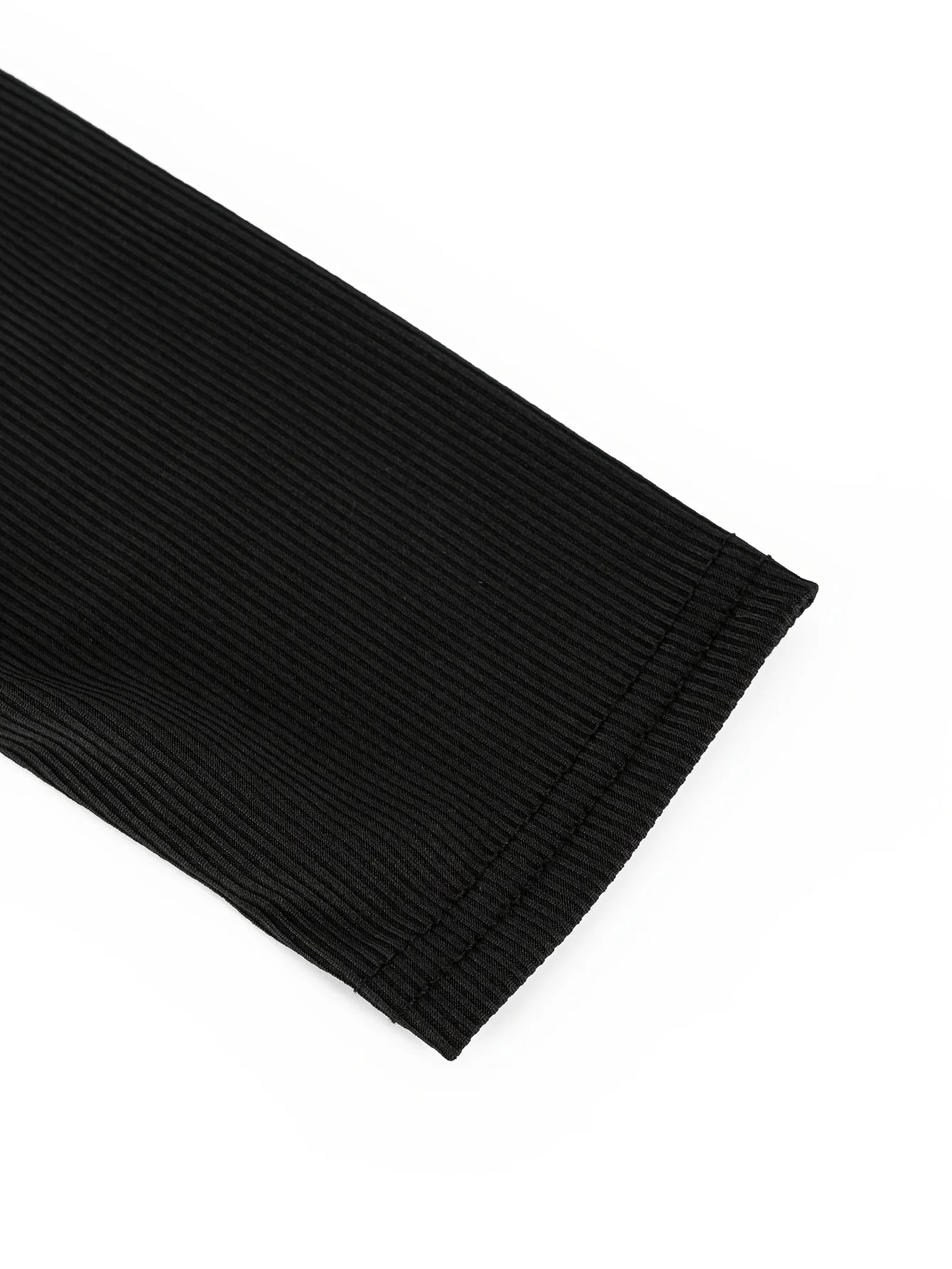 بلوزة نسائية بأكمام طويلة ومضلعة باللون الأسود مع تفاصيل غير متماثلة - ملابس أنيقة ومثيرة #5