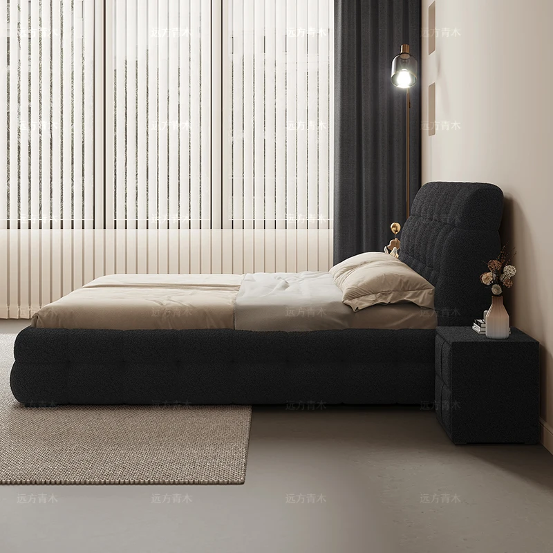 Lamb\'s wool marshmallow fabric bed is simple and modern, minimalist French retro high-end double master bedroom bed