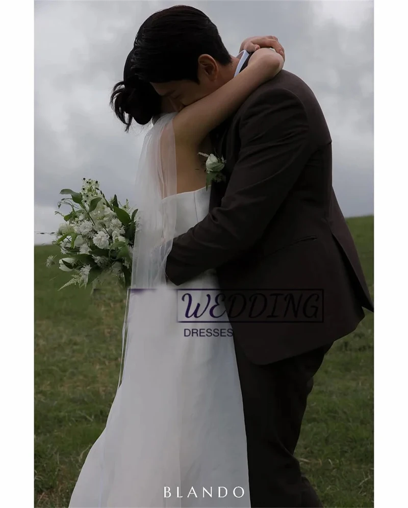 BOMP Einfache trägerlose Korea Brautkleider Fotos schießen A-Linie Seidenorganza-Kleider Maßgeschneiderte Korsett-Braut-Empfangskleider