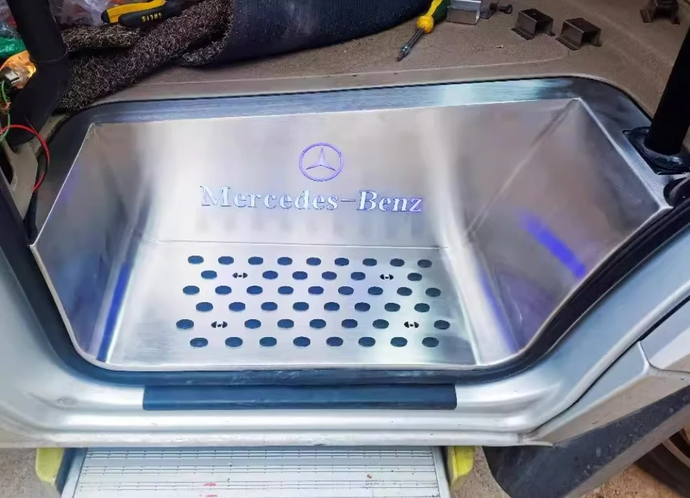 Pedale di benvenuto di alta qualità Accessori per camper Van Accessori interni per camper Vip Mercedes Sprinter in vendita