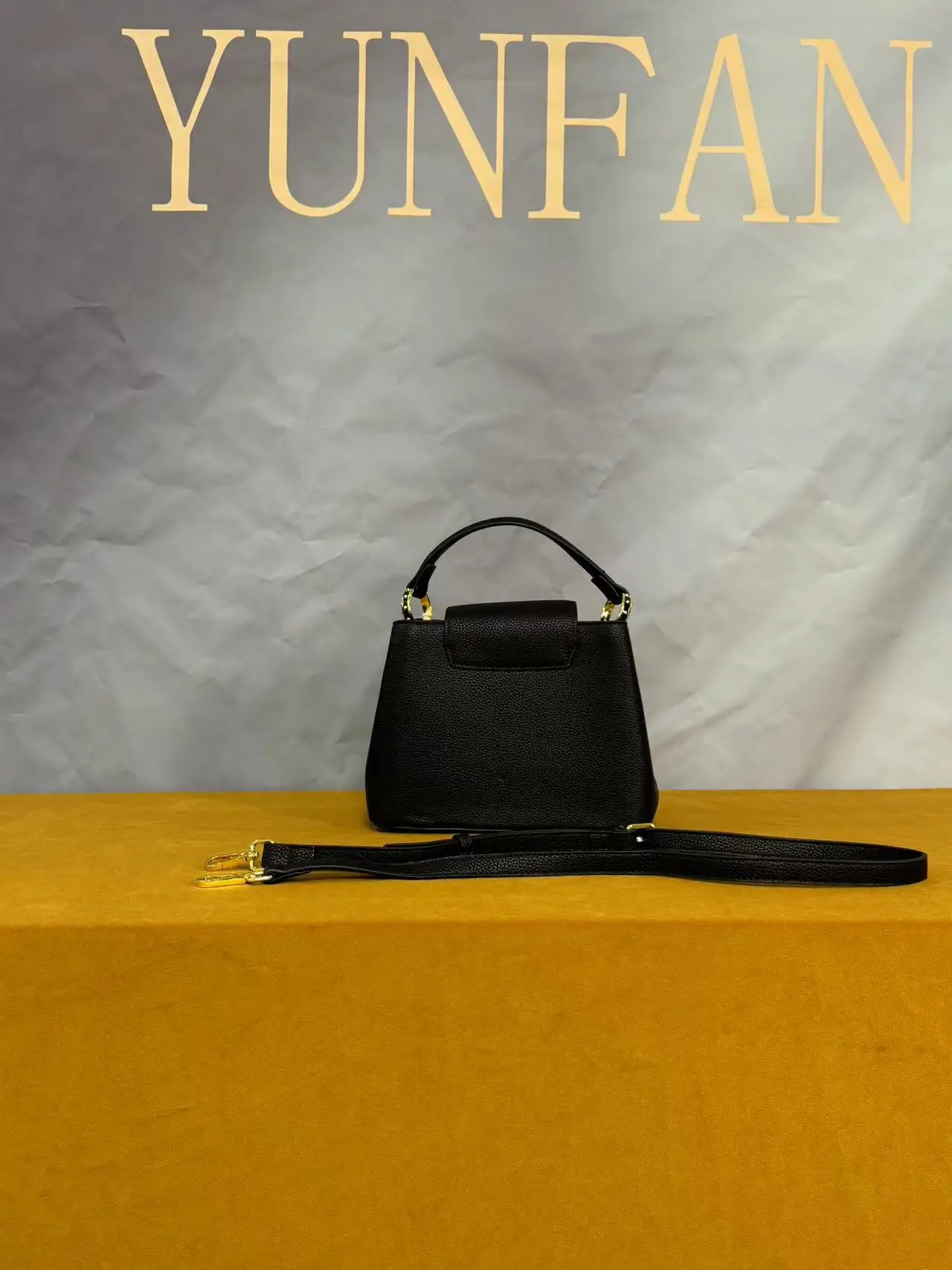 YUNFAN 2024 Brand Woman fashion large capacity canvas handbag high quality chain bag Tote bag Shoulder Bags  Chain Bag