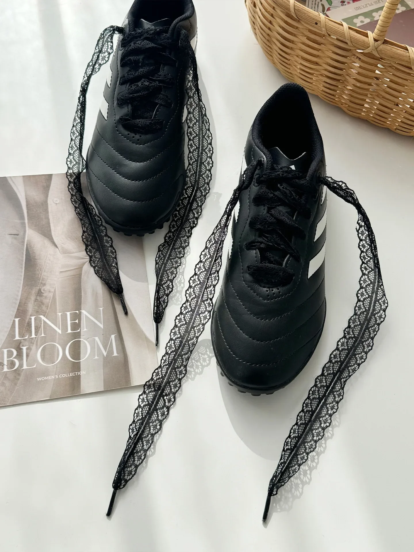 1 Pair Fancy Flat Braided Lace Shoelaces 2.9cm Width Black White Silk for Ballet Sneakers And German Training Shoes