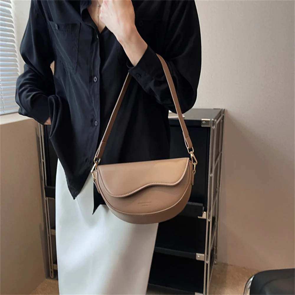 Solid Color PU Leather Women's Crossbody Bag With Stylish Red Wide Shoulder Strap Fashionable Shoulder Underarm Bag 2023 New