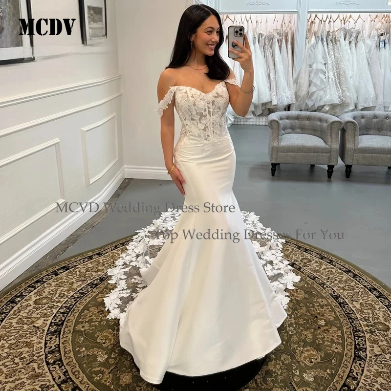 

MCDV Classic Lace Appliques Off the Shoulder Mermaid Wedding Dress for Women with Elegant Lacing Up Back Customizable BridalGown