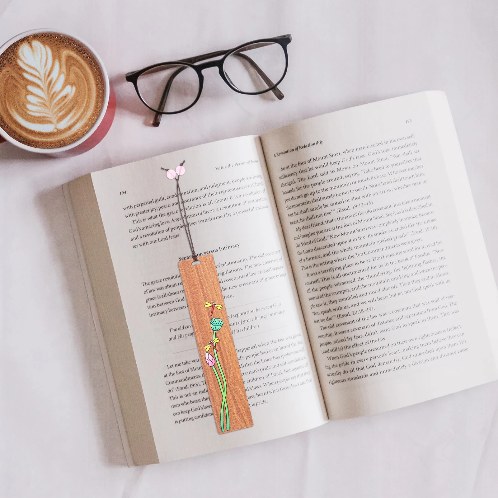 

Lotus Bookmark Creative Bookmarker Page-marker Natural Markers Color Bookmarks Painted for Lovers