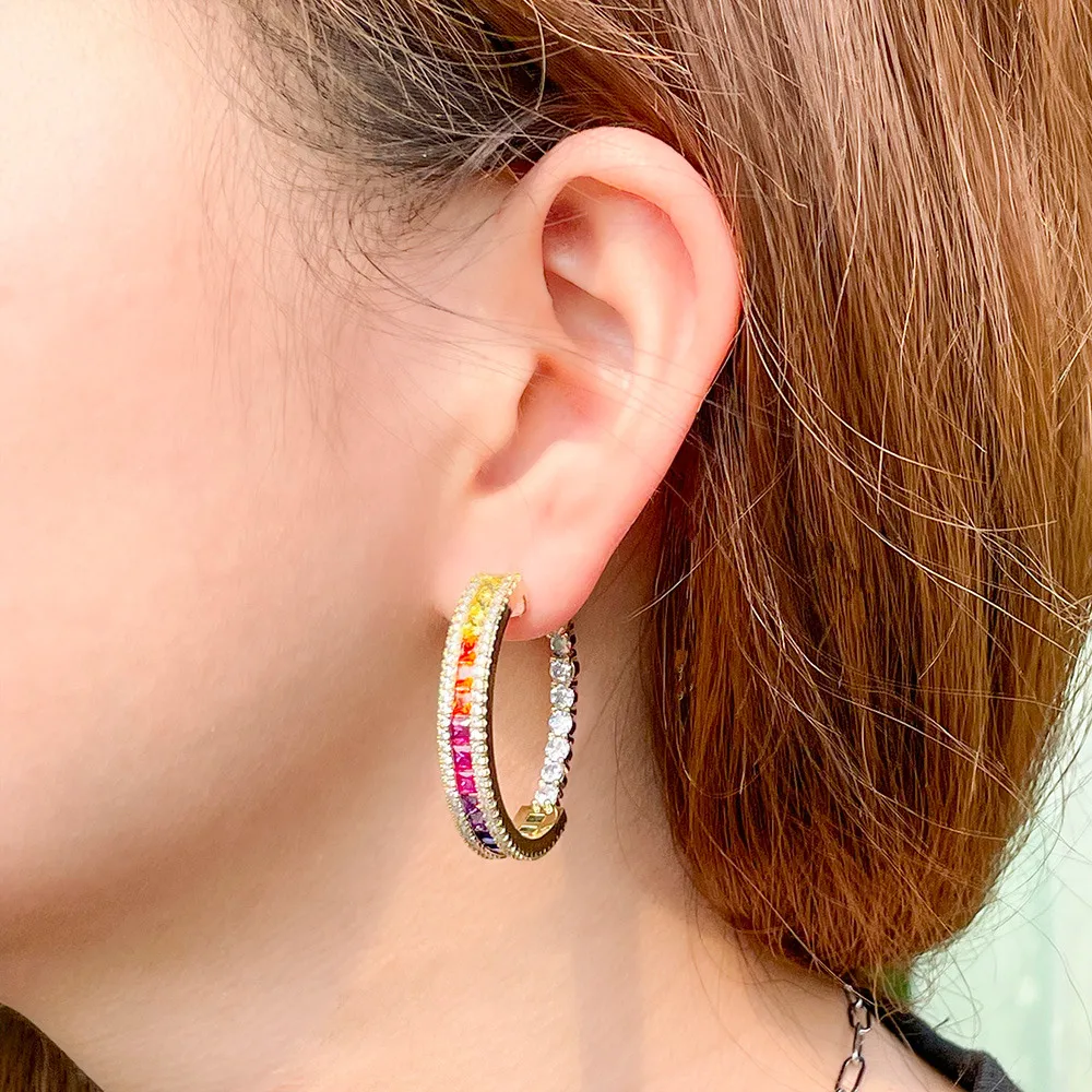 CWWZircons Trendige Bunte Regenbogen-Kubikzirkonia Große Goldfarbene Runde Creolen für Frauen Boho Alltag Party Schmuck E0813 – Detail 3