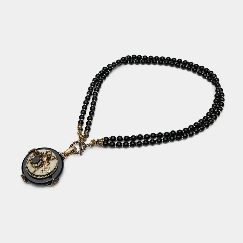 

European American Luxury Retro Natural Black Agate Beaded Bee Pendant Women's Necklace Designer Insect Pendant Necklace