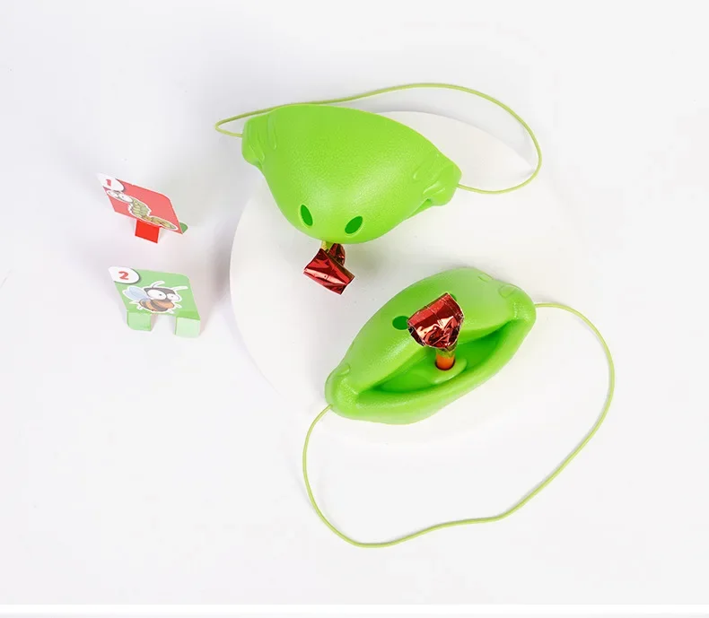 مجموعة ألعاب حفلات عائلية من Super Speed Lick Chameleon Frog Tongue مع بطاقات أنشطة ممتعة للعب الهدايا والترفيهية للأطفال