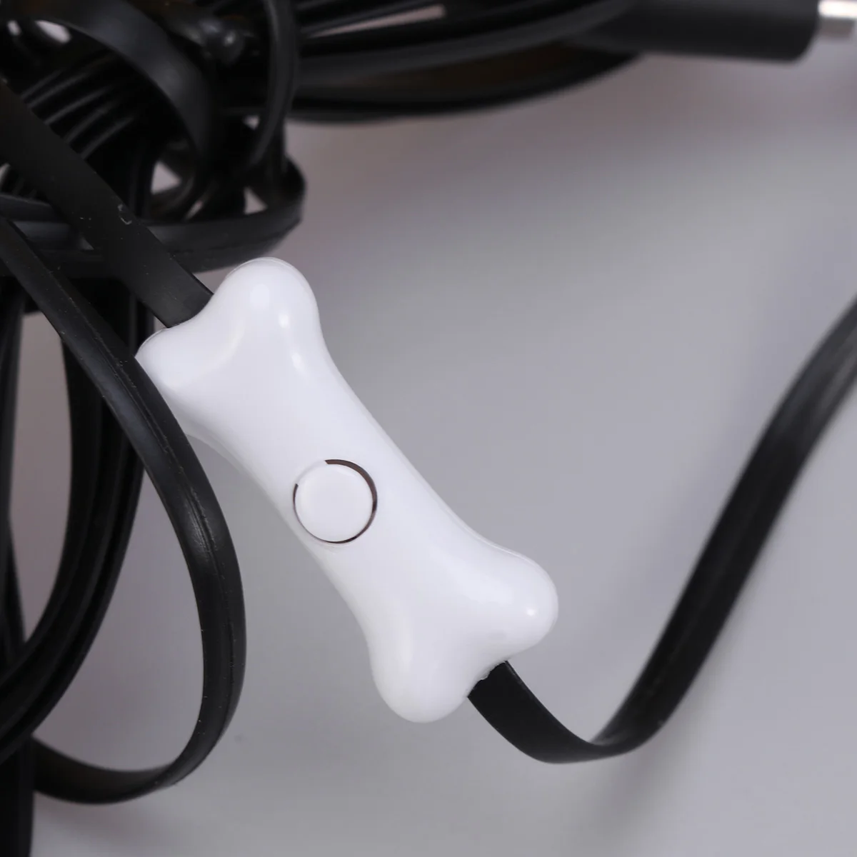 

1Pcs Black Cartoon Kitten Claw Earphones Comfortable Durable Silicone Earbuds with Storage Box for Kids Gift Cartoon Earphone