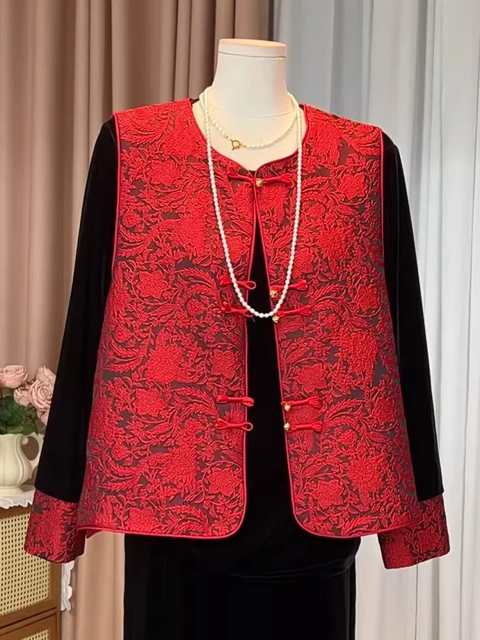 

Красная вышитая женская куртка в новом китайском стиле с воротником-стойкой и пуговицами, модный укороченный топ на весну 2026 года
