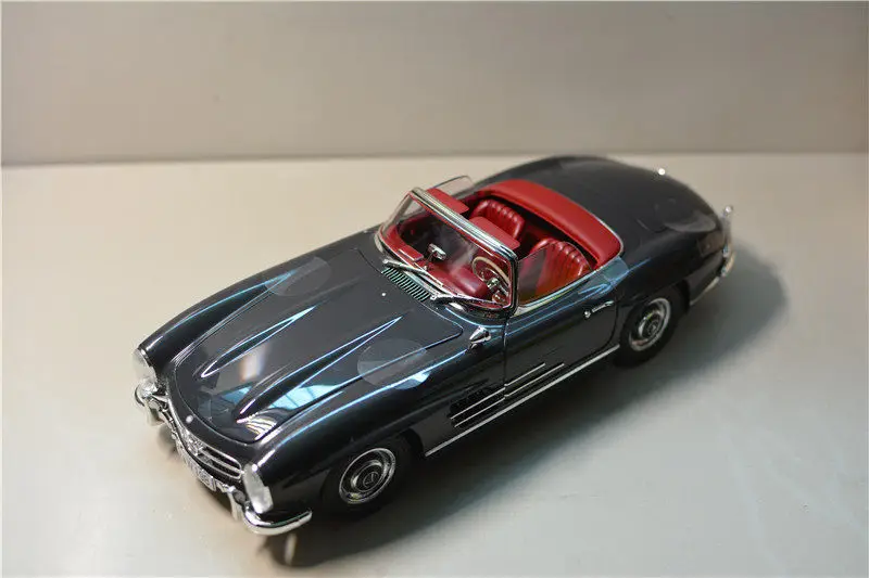 Модель автомобиля Diecast Minichamps 1:18 Benz 300 SL W198 из сплава
