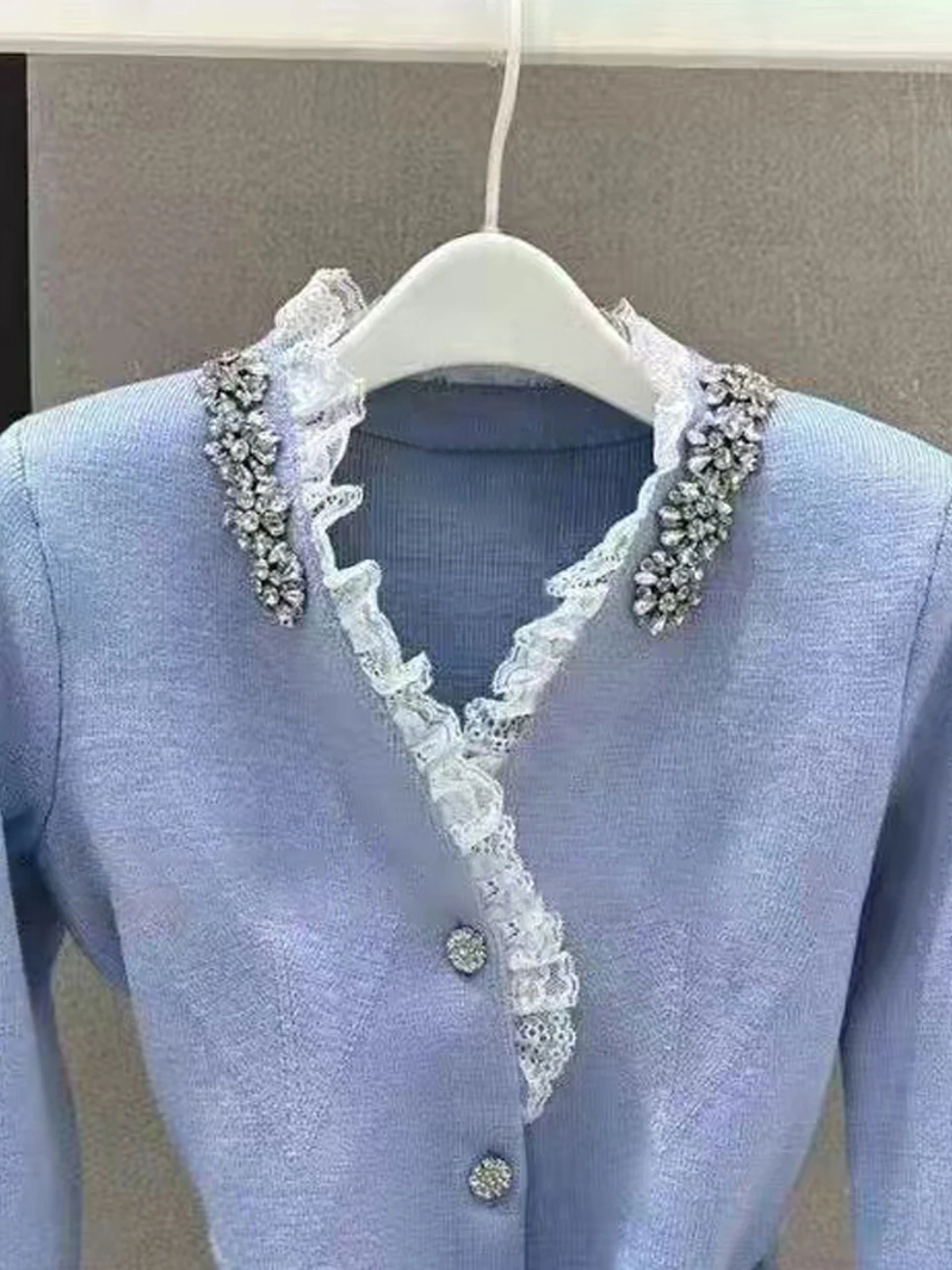 Kardigan Rajut Wanita Mewah Berhias Renda V-ne dengan Hiasan Berlian, Model Terbuka, Gaya Musim Gugur, Cocok untuk Aktivitas Sehari-hari