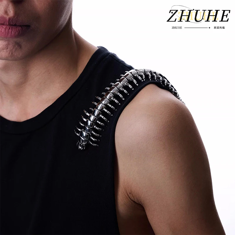 

Stylish Copper Jewelry Accessories Unisex (Men & Women) - Creative Insect-Shaped Bracelet, Durable Metal Ornament with Intricate