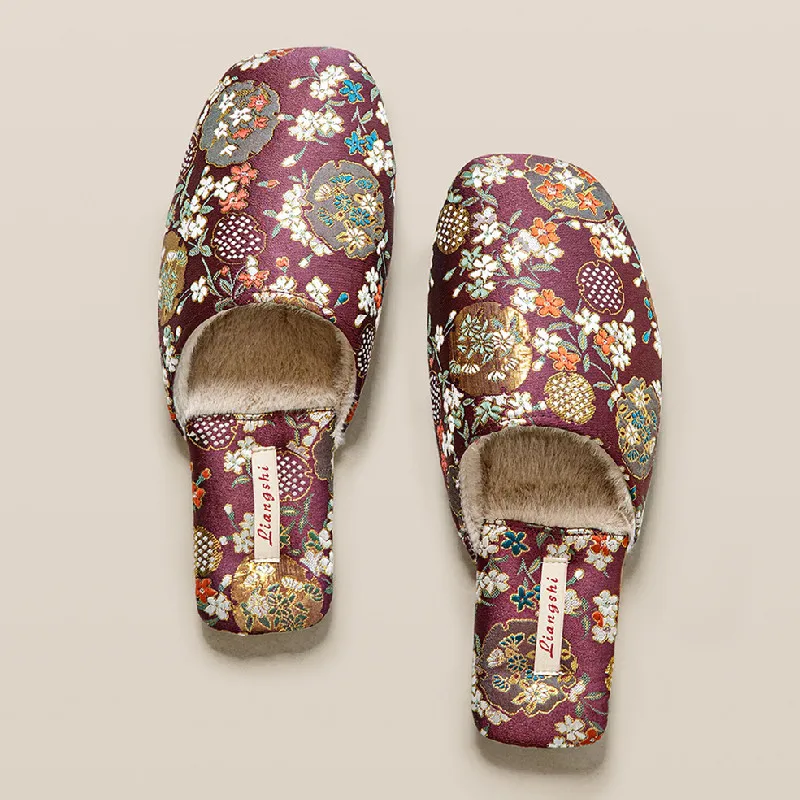 

China Style Embroidery Design House Slippers Women Comfort Warm Fluffy Cotton Slippers Ladies Lightweight Non-slip Flat Slippers