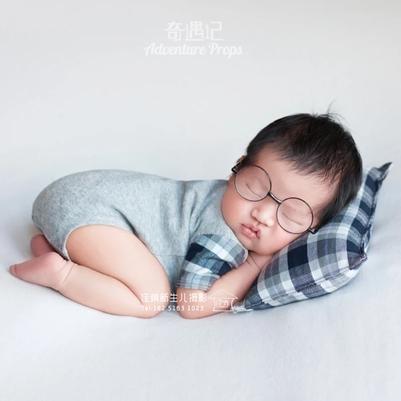 Newborn photography prop jumpsuit short sleeved baby cute full moon artistic photo styling suit gray British plaid 신생아사진   백일