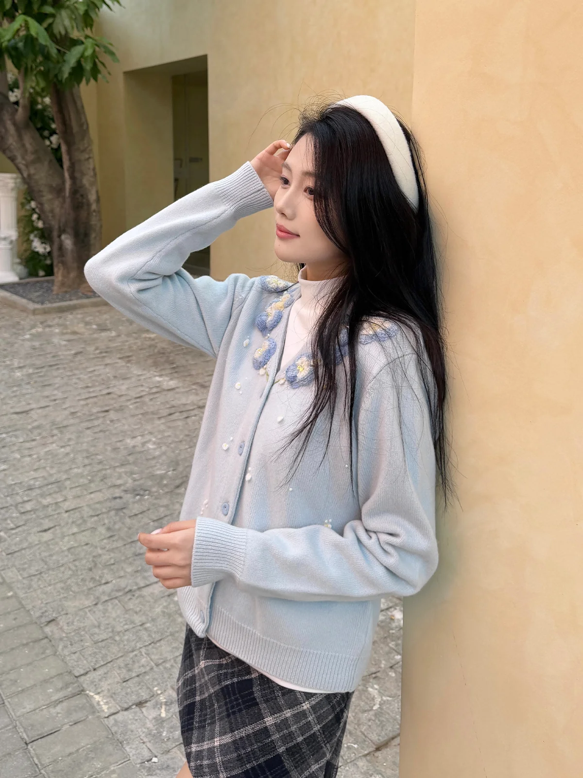 

Handmade Embroidered 3D Violet Sweater Women's Autumn Winter Knitted Outerwear Long Sve Plant Floral Pattern Button Closure