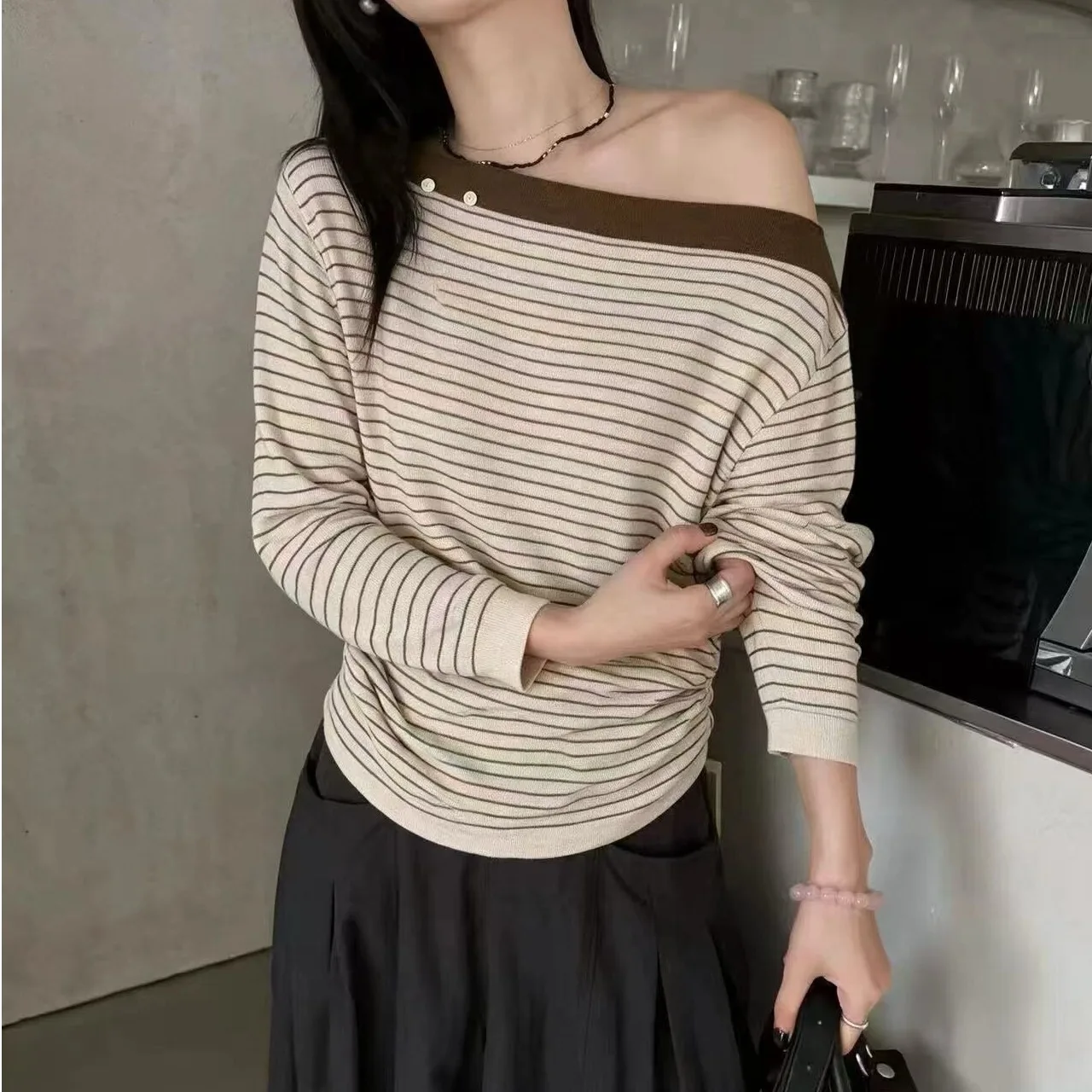 Autumn New Style Women's Slim Fit Striped Knitwear Casual Shoulder Baring Long Sleeve Casual Knitted Top Versatile Striped Kn...