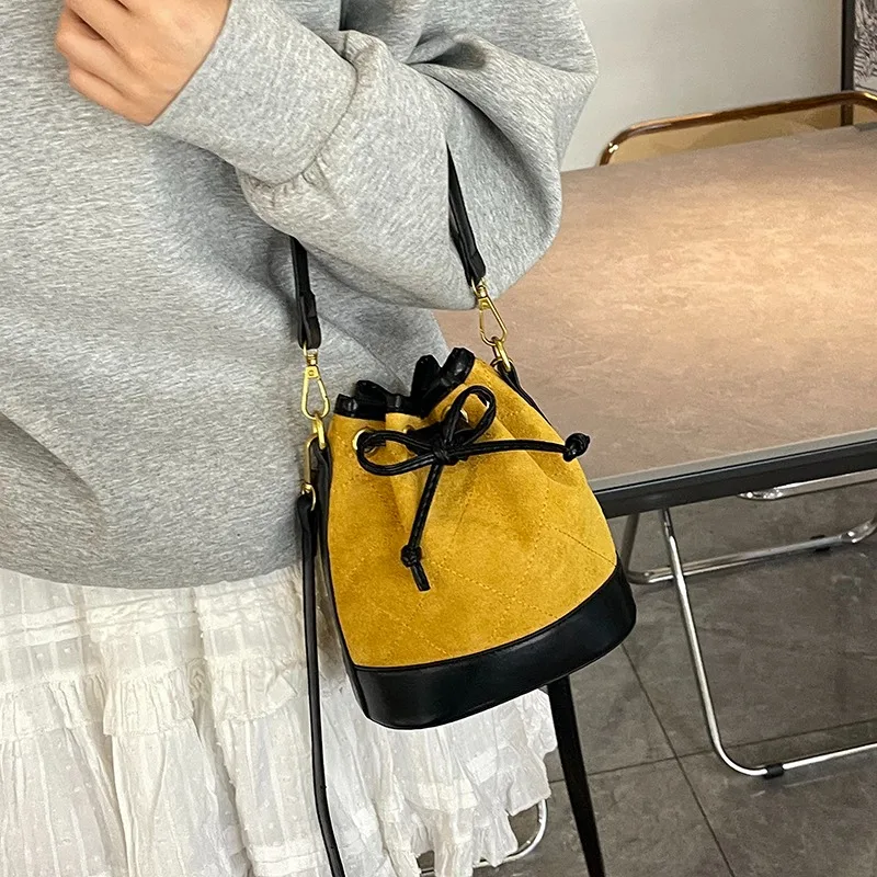 

Serene Womens Shoulder Bag Embracing Minimalist Ideals Crossbody Bag For A Pure And Refined Aesthetic