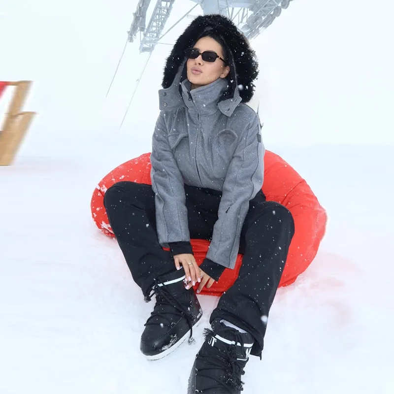 Winter 2-Teiliger Skianzug mit Kapuze, Kurze Schneejacke, Ausgestellte Skihose mit Gürtel, Wasserdicht, Dick, 2026 Snowboarding Outdoor Damen-Outfit – Detail 15