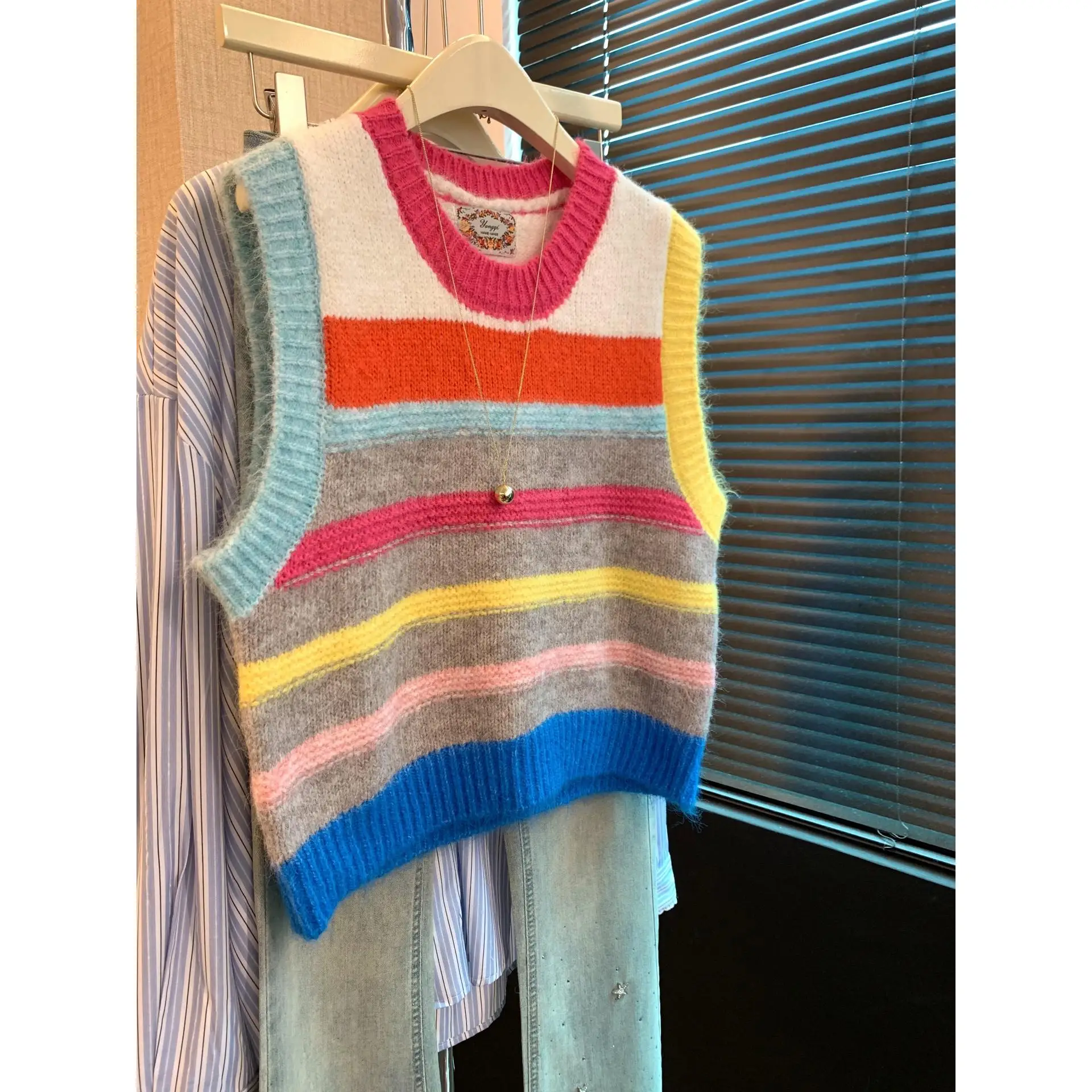 

Striped Knitted Vest Women's Svel Tank Top with Wide oulder Straps Workwear Sle Faionable Outerwear