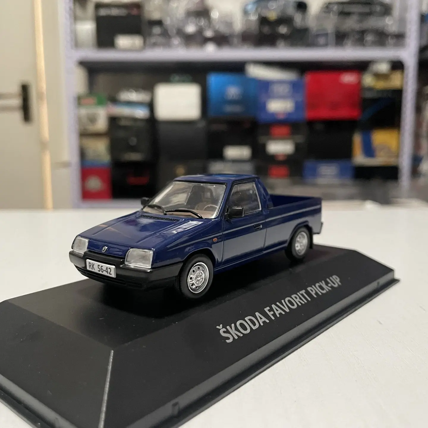 de-agostini-modellino-auto-in-scala-1-43-skoda-favorit-pick-up-in-lega-pressofusa-classici-nostalgici-regalo-per-adulti-souvenir-esposizione-statica