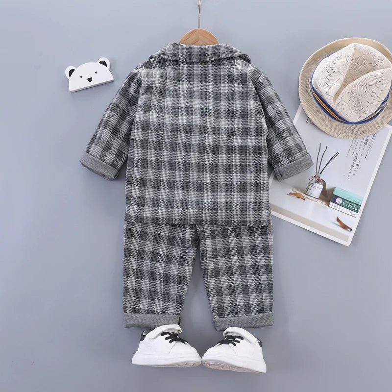 Jungen-Blazer-Anzug mit Karomuster, 3-teiliges Set, Fliege, T-Shirt mit Rundhalsausschnitt, Hose, Kleidung für Kleinkinder, Baumwollmischung, langärmelig, Größe 80-120 – Detail 3