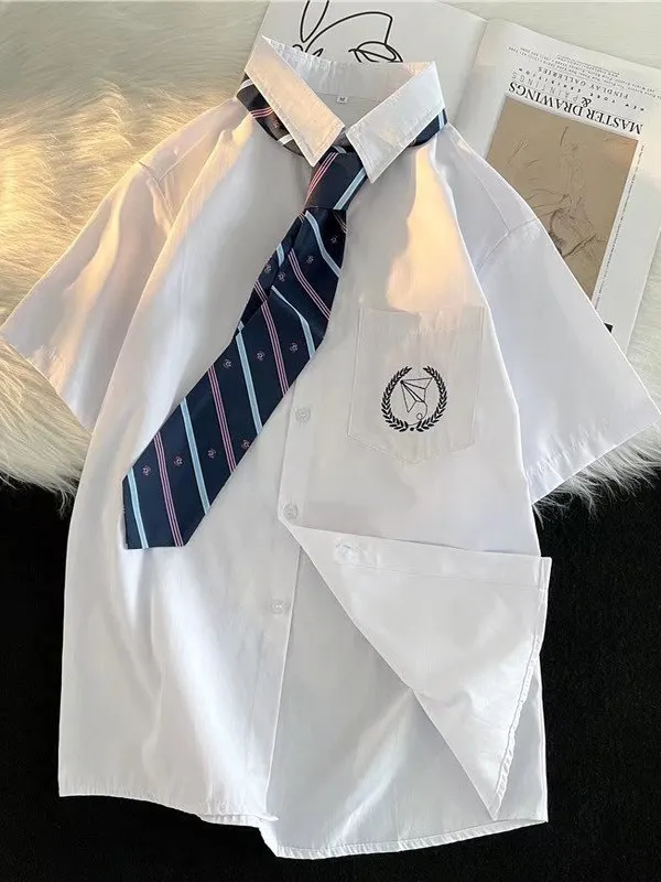 

Graduation Embroidered Short Sleeve White Shirt for Boys Couple Class Uniform JK Top Loose Fit Polyester Fiber Summer Youth F...