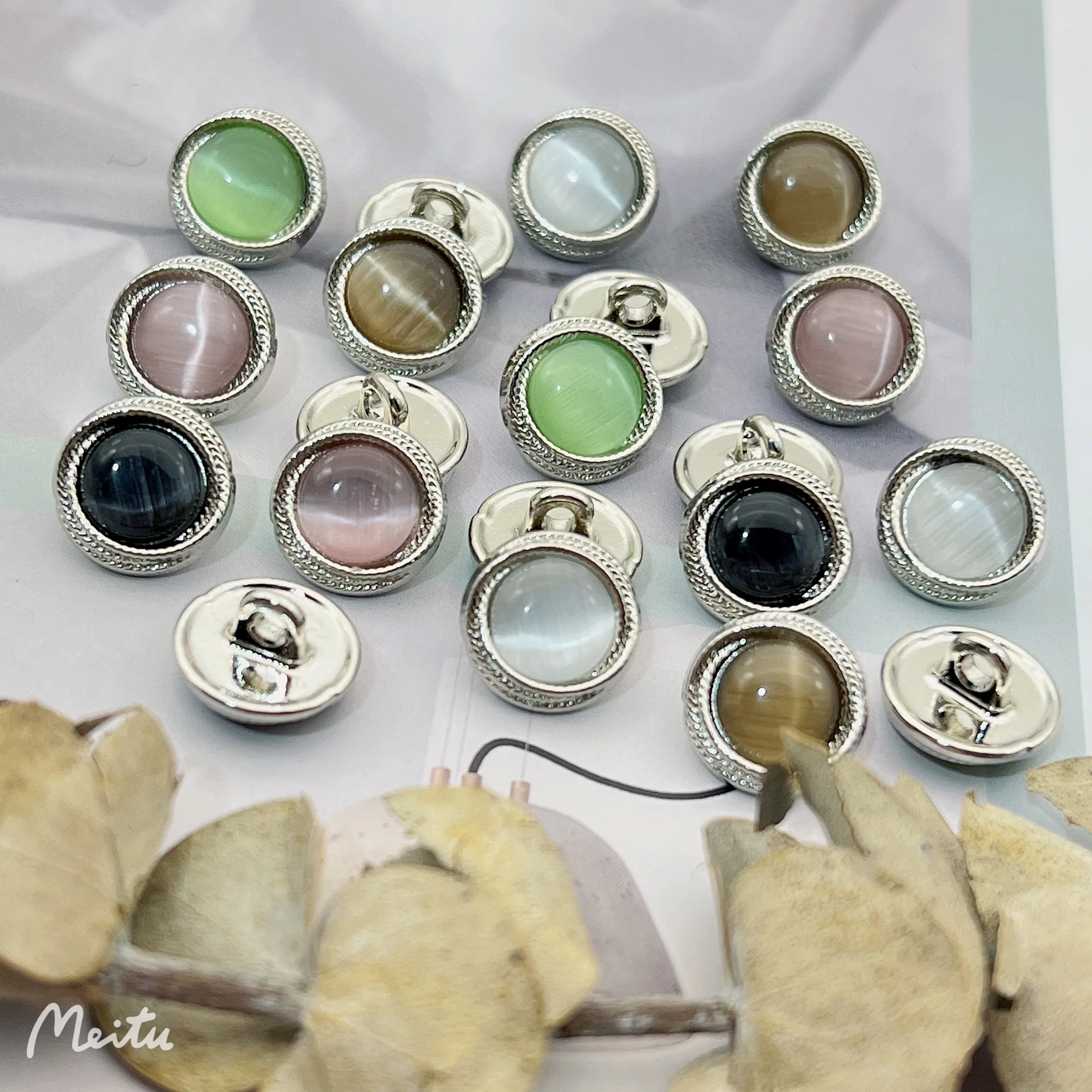 Stunning and Trendy Button Set - 10 Pieces of Cat's Eye Stone, Resin and Metal Combination Buttons for Coats and Clothing