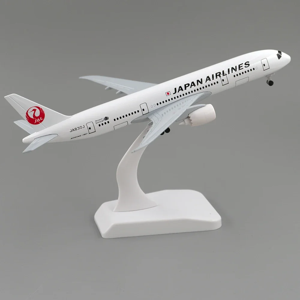 18cm Aircraft Boeing 787 Japan Airlines Alloy Plane B787 with Wheel Model Toys Children Kids Gift for Collection Decorations