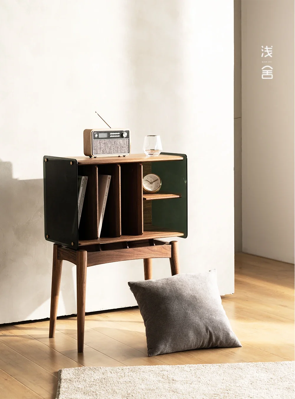 A Magazine Cabinet Nordic Book Vinyl Record Player Newspaper Cabinet Solid Wood Black Walnut Wooden Side Cabinet Bedside