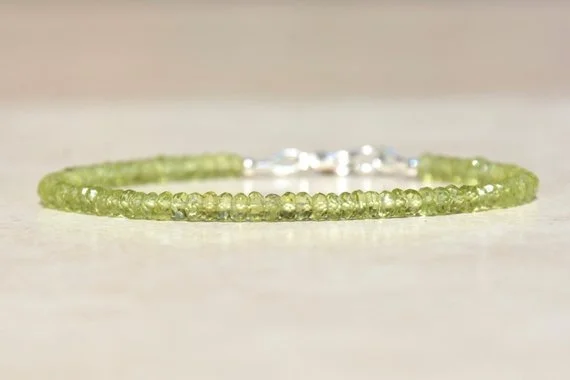 August Birthstone Bracelet, Christmas Gift For Her, Peridot Birthstone Bracelet, Beaded Bracelet, Peridot Jewelry, Silver