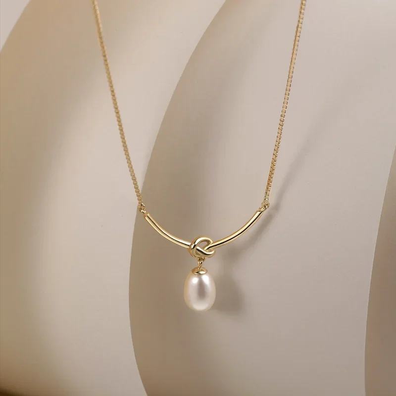 Fashions Simple Teardrop Shaped Imitation Pearl Pendant Necklace for Women Temperament and Elegance Party Vacation Jewelry Gifts