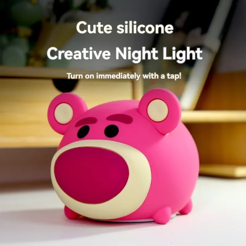 مصباح بجانب السرير مزود بإضاءة ليلية من السيليكون على شكل دب الفراولة مع توهج ناعم هدية مثالية للفتيات والنساء