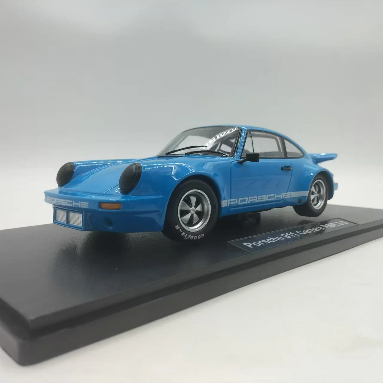 SCALE Die-cast 1:18 Scale Porsche 911 Carrera RSR 3.0 Sports Car Simulation Alloy Car Model Fans Collection Home Decoration