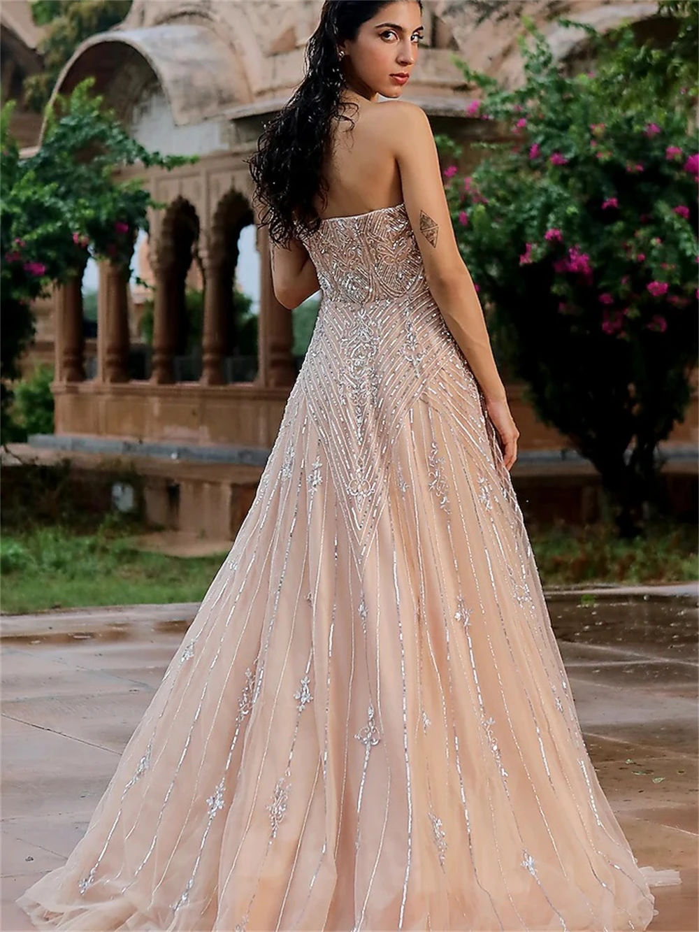 Romantic Strapless A-Line Prom Dress 2024 Elegant Tulle Evening Dresses Shiny Sleeveless Floor-Length Gown Vestidos De Novia