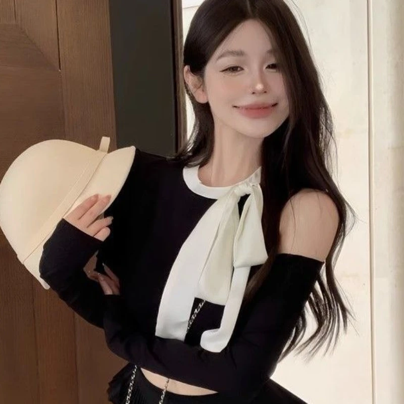 Korean Style T-shirts Women Off Shoulder Niche Bow O-neck Panelled Design Fashion Female Clothing Spring Long Sleeve Comfortable