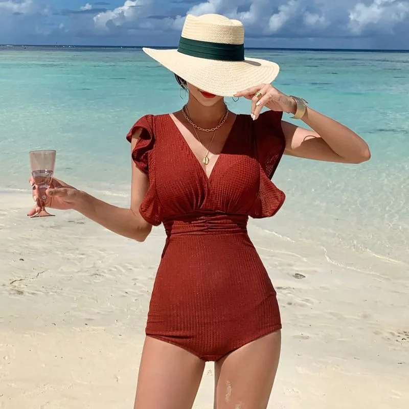 

Купальник на косточках с пуш-ап и полной грудью - цельный купальный костюм в корейском стиле с рюшами и глубоким V-образным вырезом, треугольный вырез