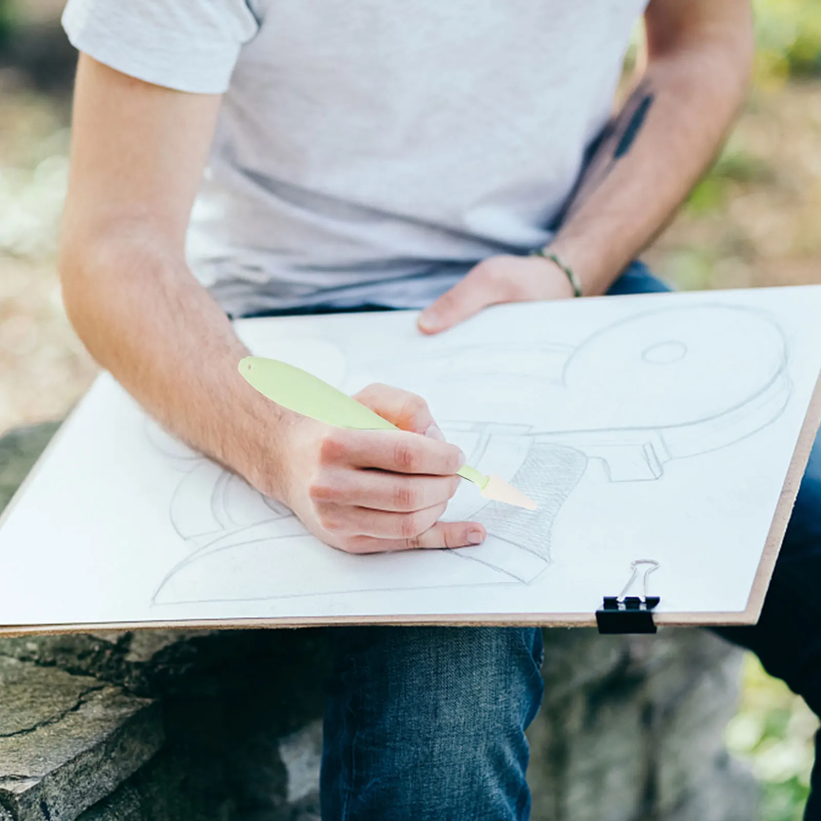 

4Pcs Sketch Drawing Tools Set with Sponge Erasers and Blending Sticks Professional Art Blenders for Charcoal Pencil Sketching