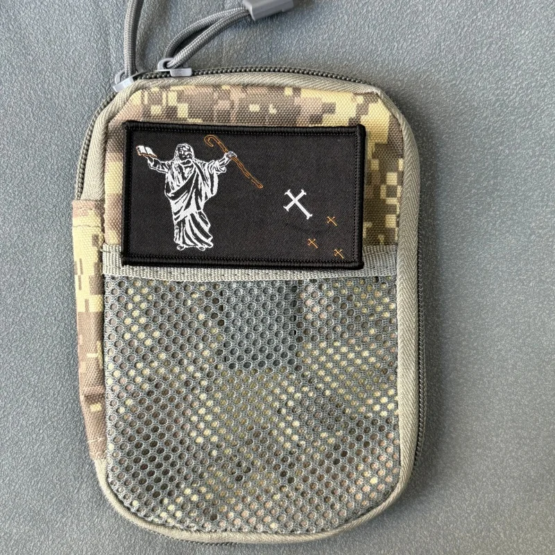 Parche táctico de moral Jesús Pastor con velcro para mochila - imagen 3