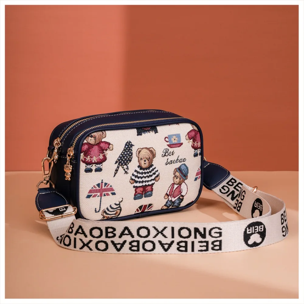 

Canvas Small Square Bag New Original Cartoon Bear Trend Contrasting Colors Sweet Wind Commuting Versatile Shoulder Messenger Bag