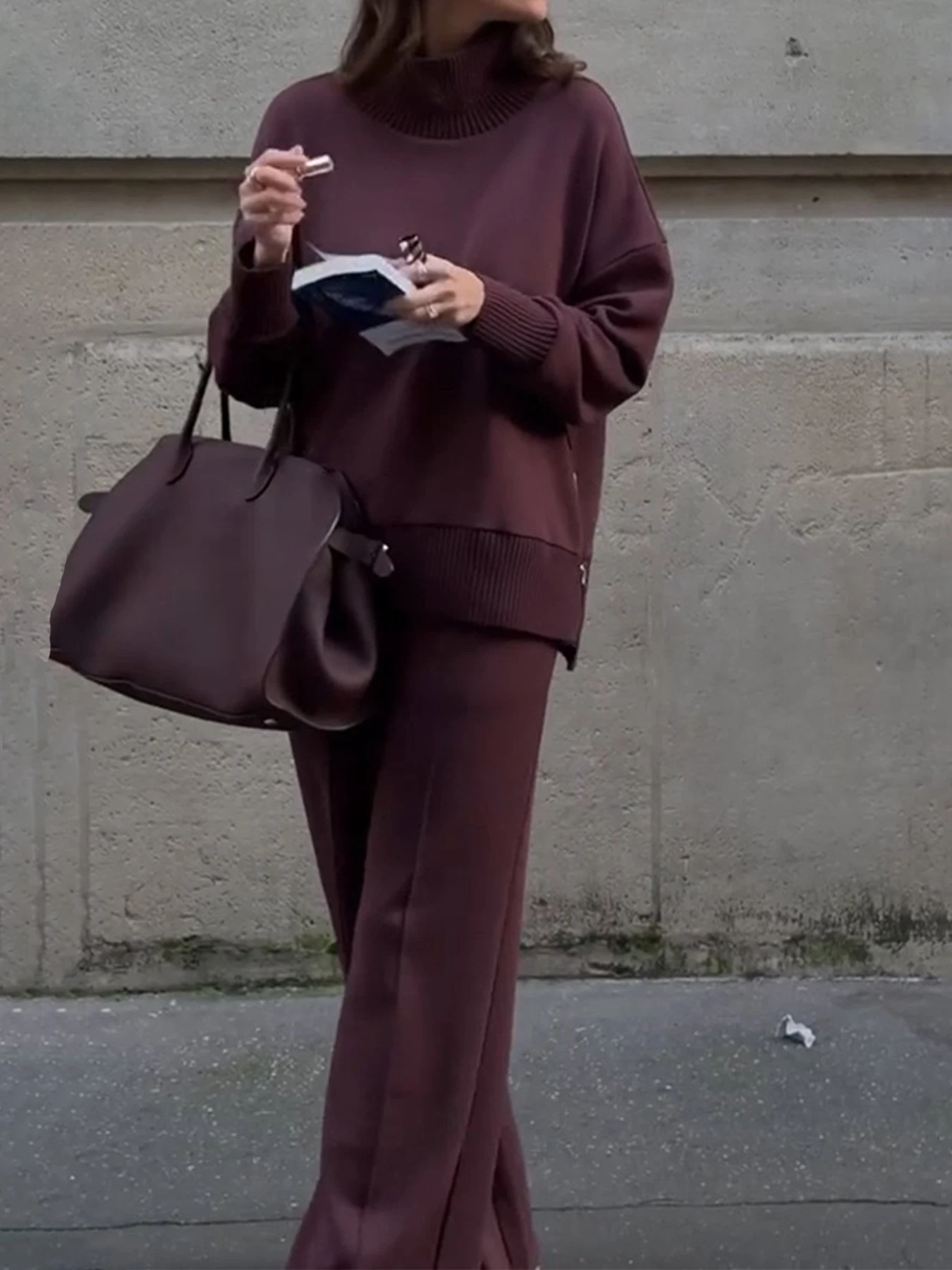 طقم نسائي جديد مكون من قطعتين من جلد الغزال، هوديي بأكمام طويلة وبنطال واسع الساق، مناسب لفصول الخريف والشتاء #2