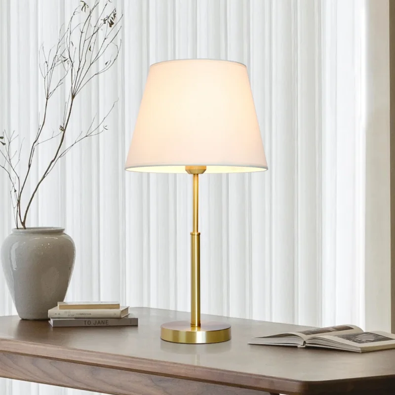 

Modern simple all-copper American bedside table table lamp bedroom bedside lamp master bedroom light luxury pure copper creative