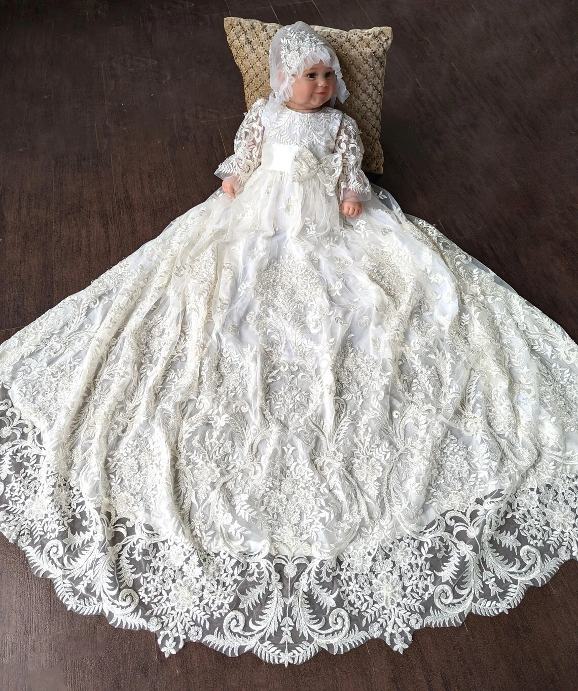 Vintage A Line Baby Christening Gowns Lace Appliques Girls Baptism Floor Length Newborn Kids Birthday First Communion Dresses