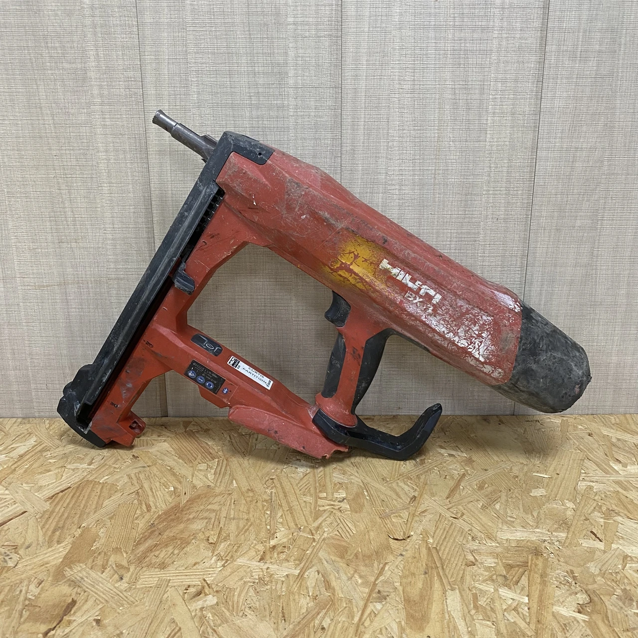 HILTI 22V BX3 cordless electric nail gun, cement concrete steel nail gun, stainless steel electric nail gun - body only, Used